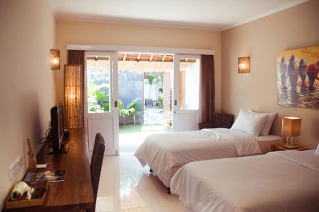 Scallywags Mango Hotel